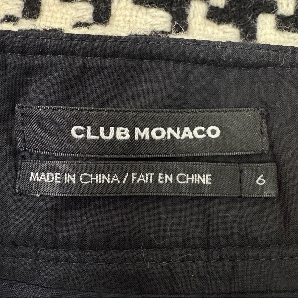 Club Monaco - Wool Blend Black and White Houndstooth Patterned Mini Skirt - Picture 5 of 7
